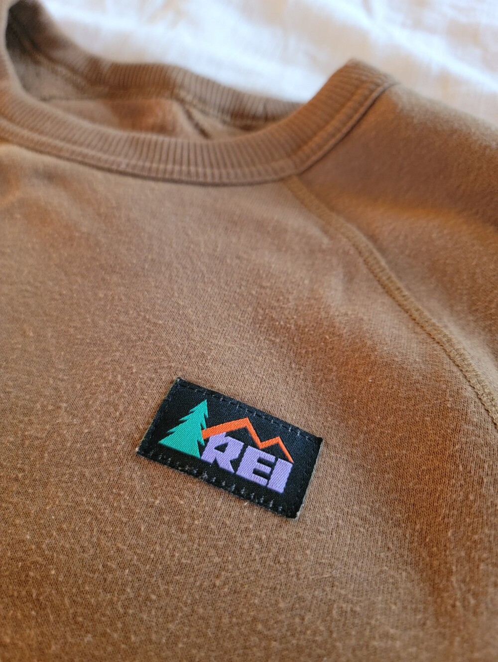 REI Men's Brown Crewneck Sweatshirt with Logo Patch